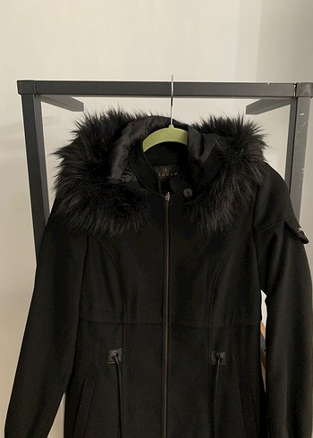 Kürk Detaylı Siyah Uzun Kadın Kaban - Görsel 2