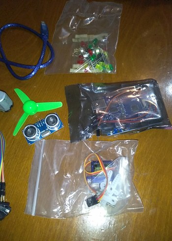 Beden Renkli Arduino Başlangıç Seti ve Aksesuarları