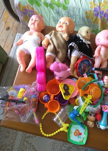 Barbie Renkli Bebek ve Aksesuar Seti