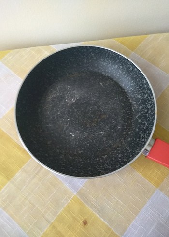 Kırmızı Saplı Gri Teflon Tava