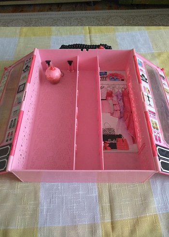 Barbie Pembe Oyuncak Dolap ve Puzzle Seti - Görsel 3