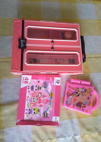 Barbie Pembe Oyuncak Dolap ve Puzzle Seti - Görsel 2