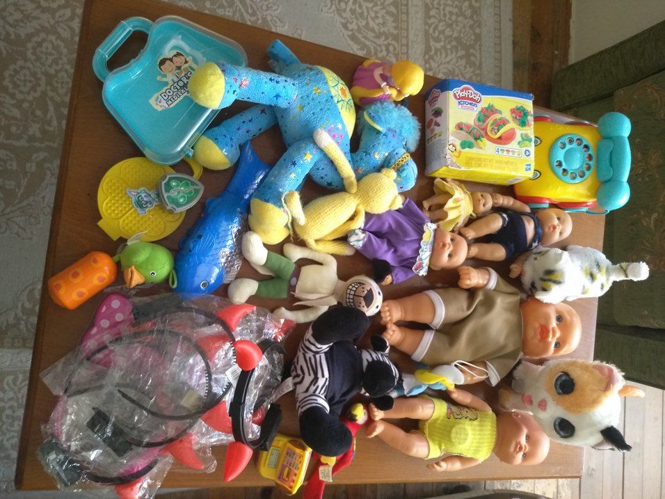Renkli Çeşitli Oyuncak Bebekler ve Hayvanlar - Görsel 4