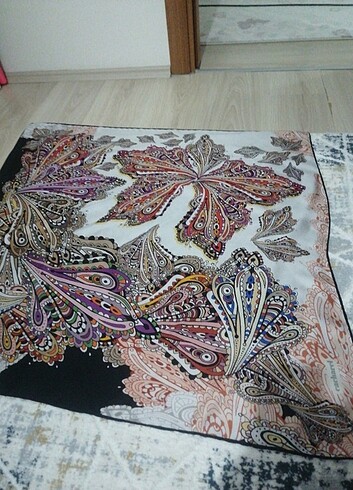 Cacharel twill ipek eşarp