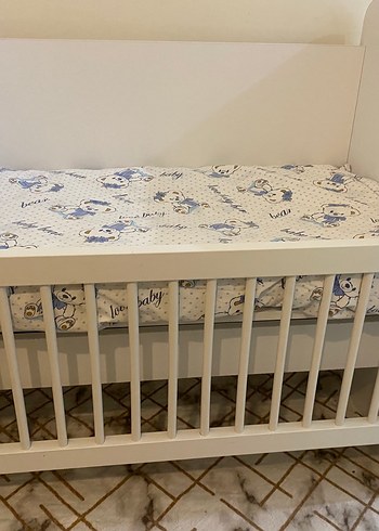 Beyaz Bebek Beşiği