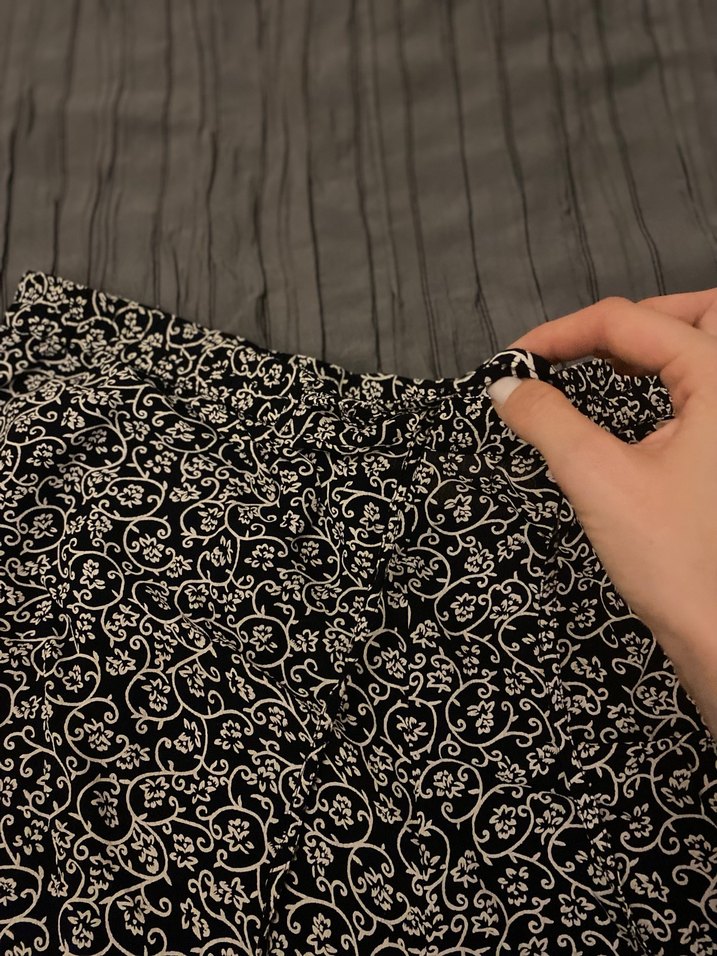 Çok rahat siyah beyaz cepli şort - Görsel 2