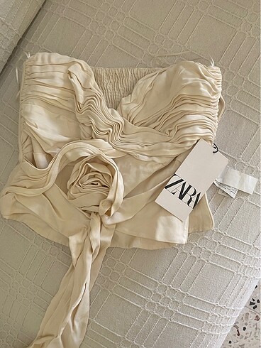 ZARA ETİKETİ ÜZERİNDE aşırı şık crop