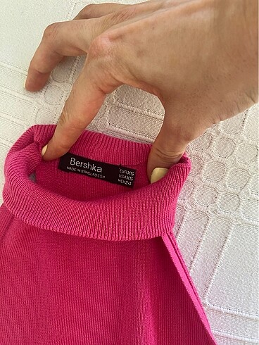 xs Beden BERSHKA SIRTI DETAYLI SIFIR BLUZ