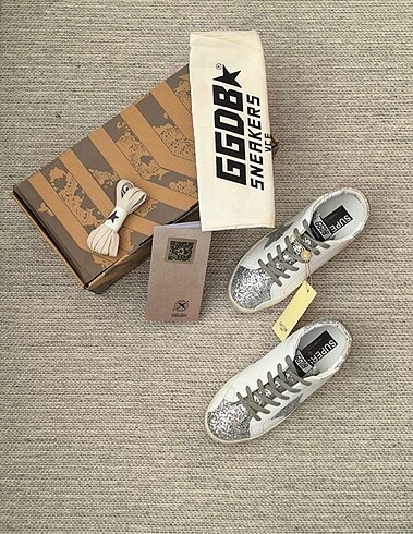 40 Beden GOLDEN GOOSE DELUX BRAND GÜMÜŞ
