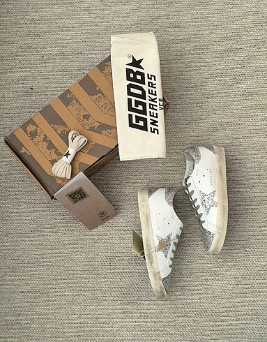 40 Beden beyaz Renk GOLDEN GOOSE DELUX BRAND GÜMÜŞ