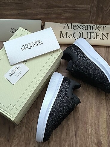 40 Beden siyah Renk ALEXANDER MCQUEEN SİYAH SİMLİ KADIN