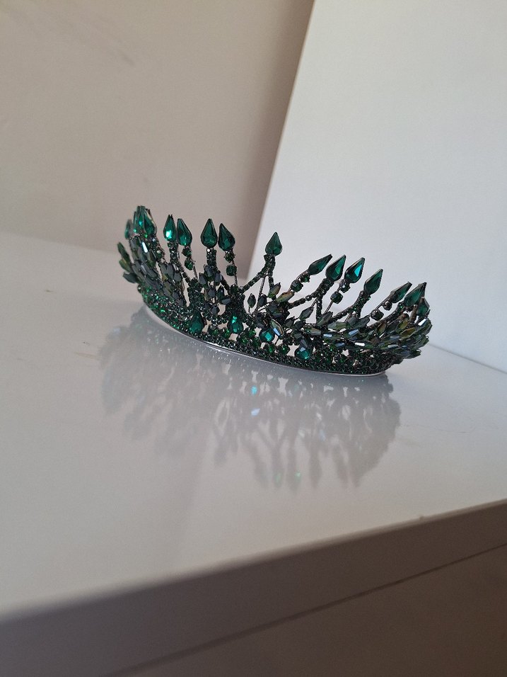 Diger Turkuaz Parlak Taşlı Gotik Taç - Görsel 2