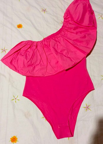 Pembe Fırfırlı bodysuit