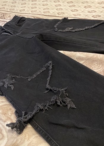 Siyah Yırtık Salaş Kadın Jean - Görsel 2