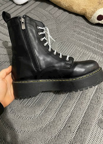 Siyah Deri Platform Bot - Görsel 4