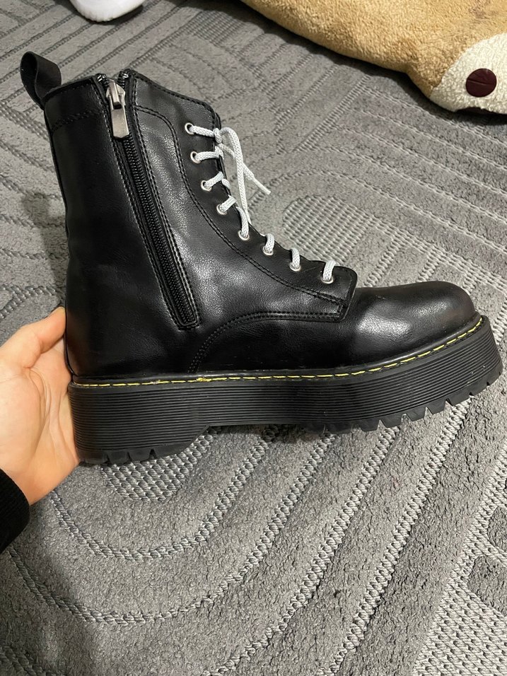 Siyah Deri Platform Bot - Görsel 4