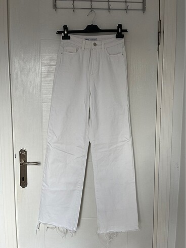 Beyaz Jean (Zara)
