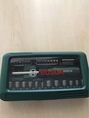 Bosch 46 parça lokma ve tornavida seti