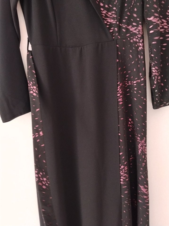 Uzun Siyah Drapeli V Yakalı Elbise - Görsel 3