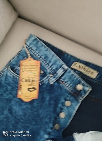 Erkek kot etiketi üzerinde sıfır ürün  - Görsel 2