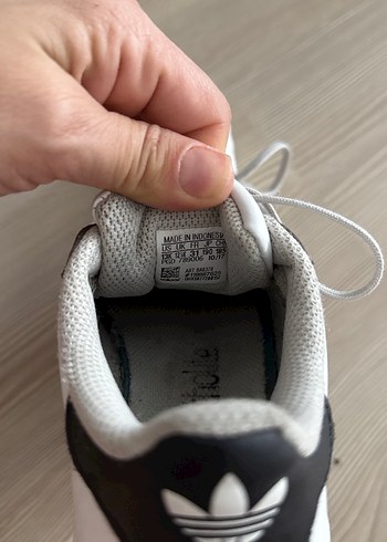 Adidas Beyaz Siyah Çizgili Bağcıklı Spor Ayakkabı - Görsel 3