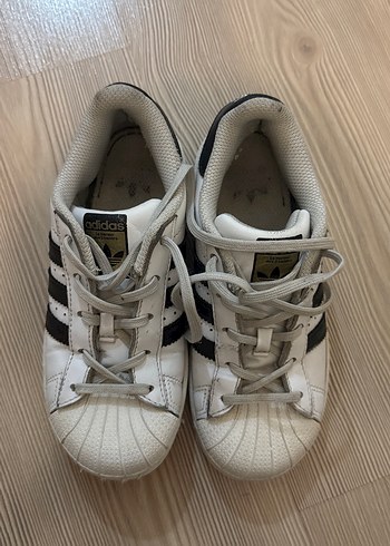 Adidas Beyaz Siyah Çizgili Bağcıklı Spor Ayakkabı - Görsel 5