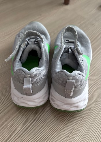 Nike sol ayakda biraz zedelenme var lostrada yapıldı - Görsel 2