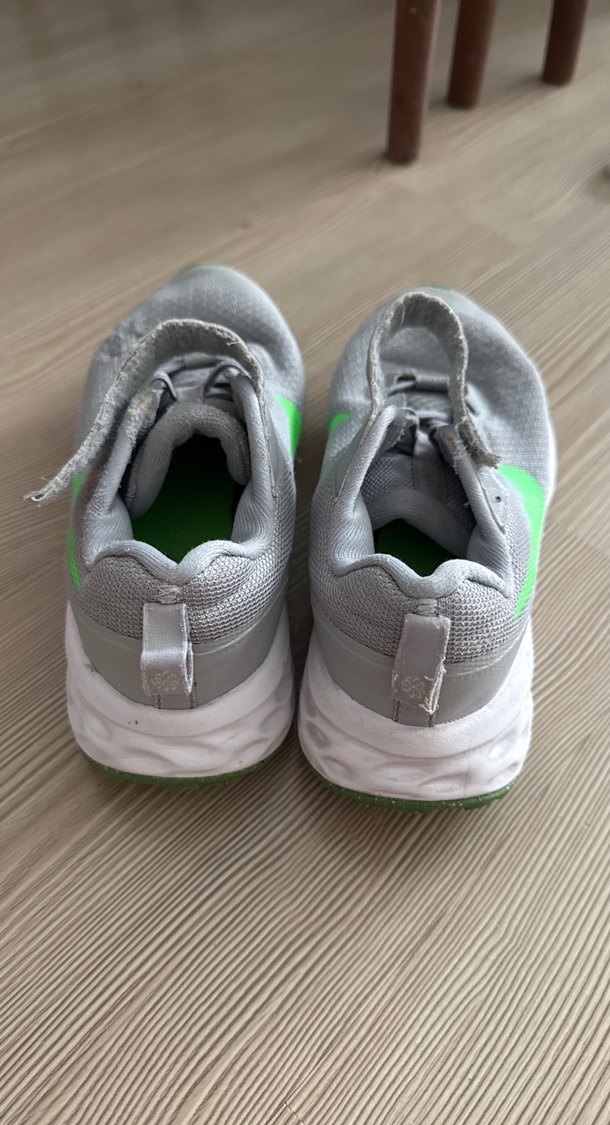 Nike sol ayakda biraz zedelenme var lostrada yapıldı - Görsel 2