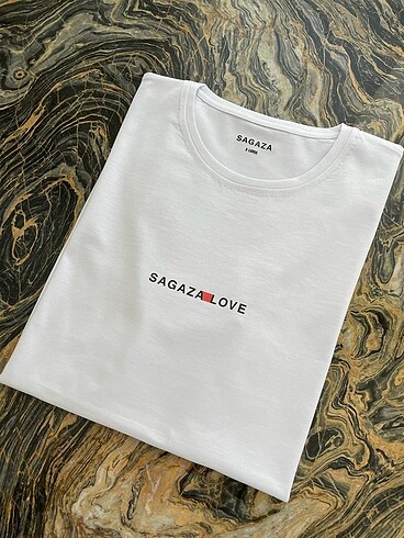 Sagaza Love tshirt
