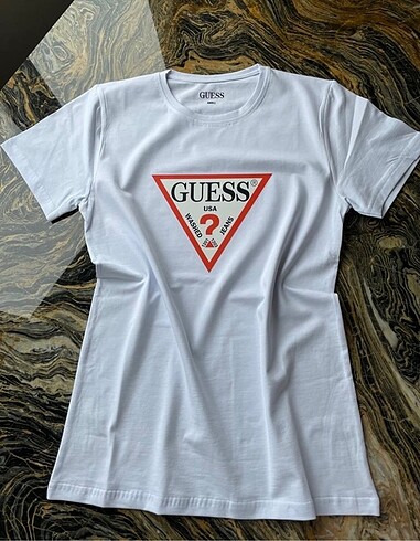 Guess Guess Tshirt