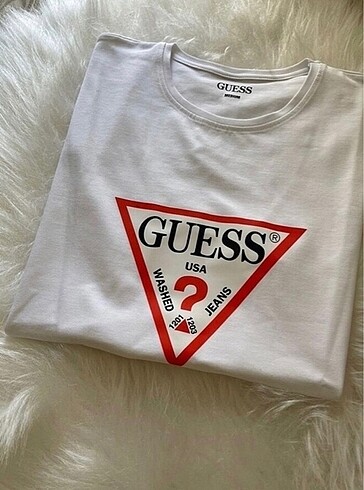 Guess Tshirt