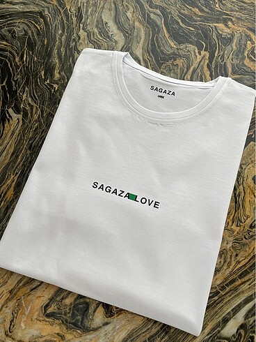 Sagaza Love tshirt