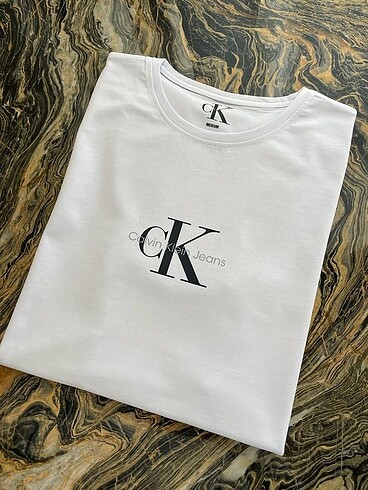 Calvin Klein tshirt