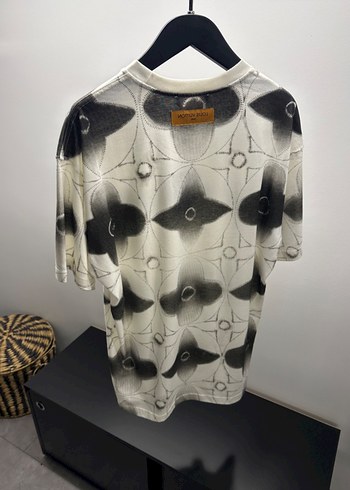 Louis Vuitton Erkek Tie-Dye Şeffaf Loose Fit Tişört - Görsel 4