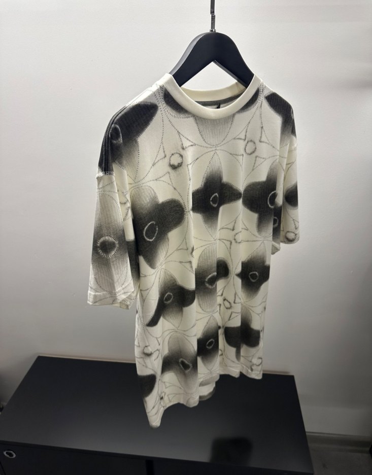 Louis Vuitton Erkek Tie-Dye Şeffaf Loose Fit Tişört - Görsel 2