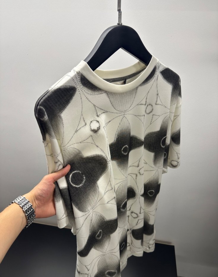 Louis Vuitton Erkek Tie-Dye Şeffaf Loose Fit Tişört - Görsel 3