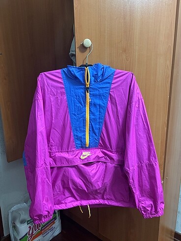 Nike yağmurluk
