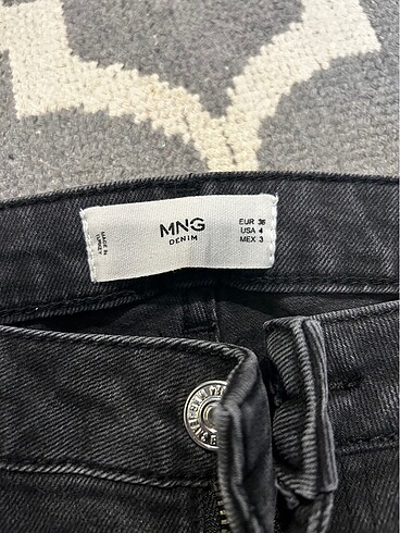 Mango İnci çakmalı kot pantolon