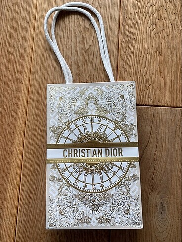 Dior alışveriş poşeti