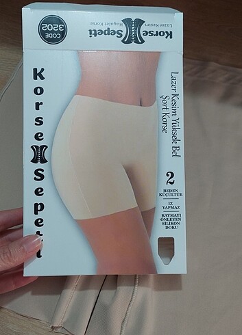 Lazer kesim yuksek bel şort korse