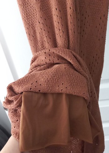 V Yaka Kahverengi Triko Uzun Elbise - Görsel 3