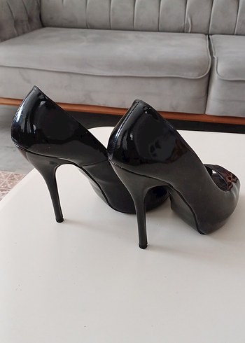 Siyah Rugan Açık Burunlu Topuklu Kadın Ayakkabı - Görsel 2