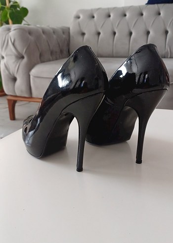 Siyah Rugan Açık Burunlu Topuklu Kadın Ayakkabı - Görsel 3