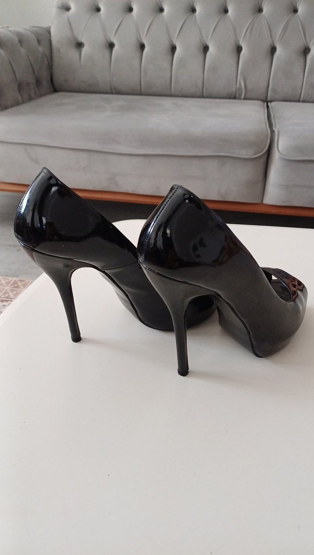 Siyah Rugan Açık Burunlu Topuklu Kadın Ayakkabı - Görsel 2