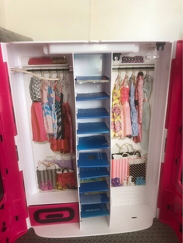 Barbie dolap