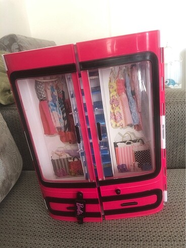 Barbie dolap