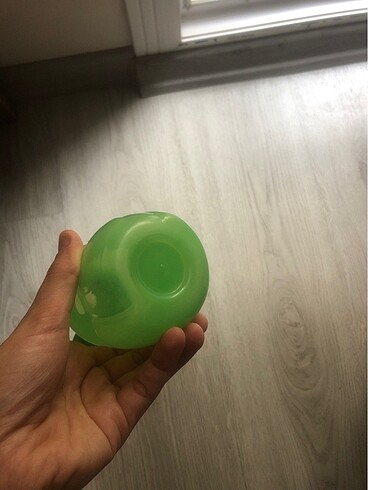 Beden Tupperware penguenle su şişesi