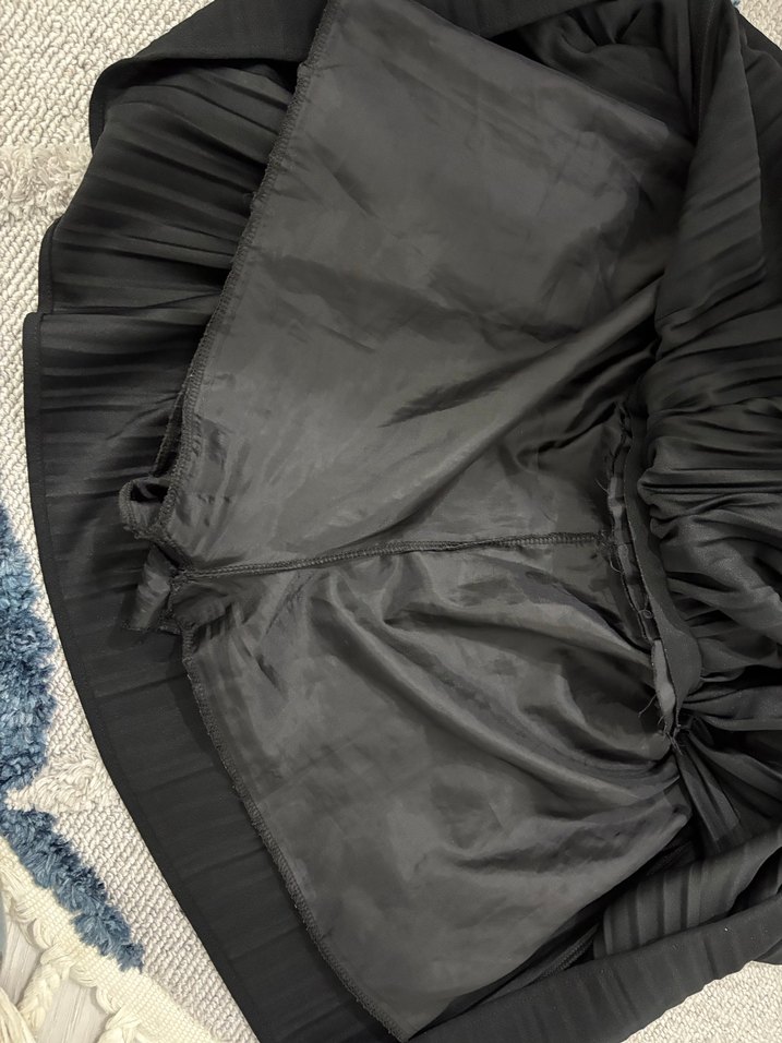 Pileli Siyah Etek - Görsel 4