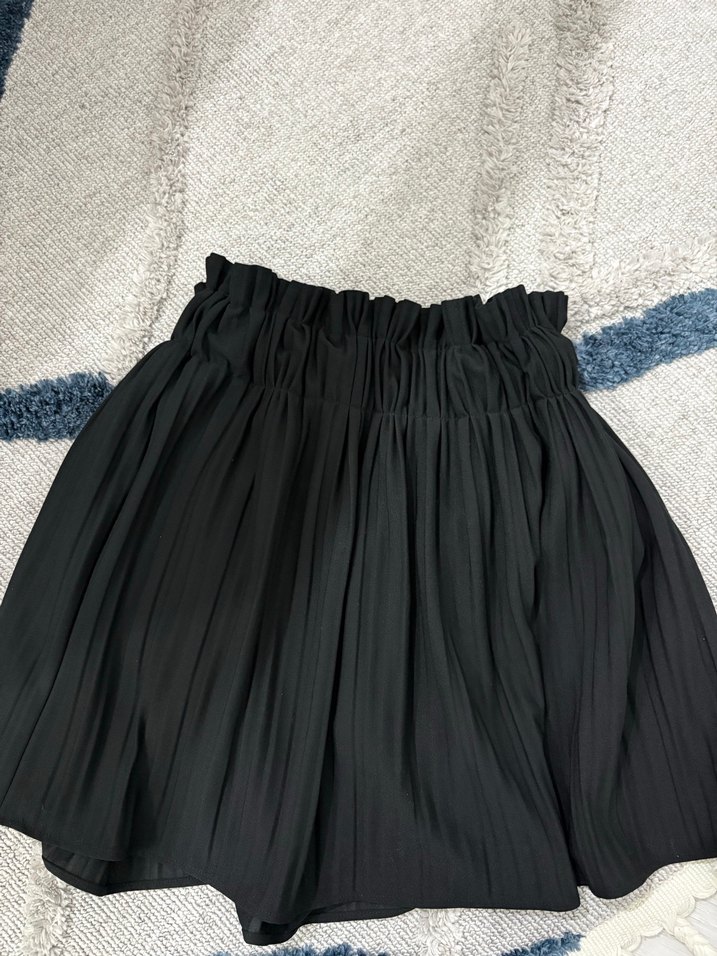 Pileli Siyah Etek - Görsel 2