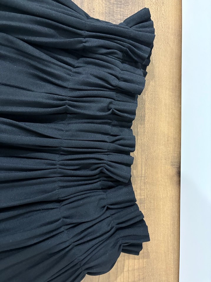 Pileli Siyah Etek - Görsel 3